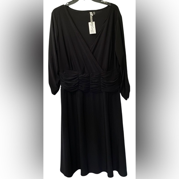 NY Collection Dresses & Skirts - Ny Collection V neck Black Dress